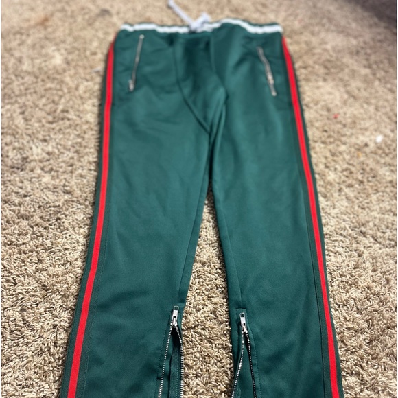 Karler collections size large green white and red jogger - Picture 4 of 4